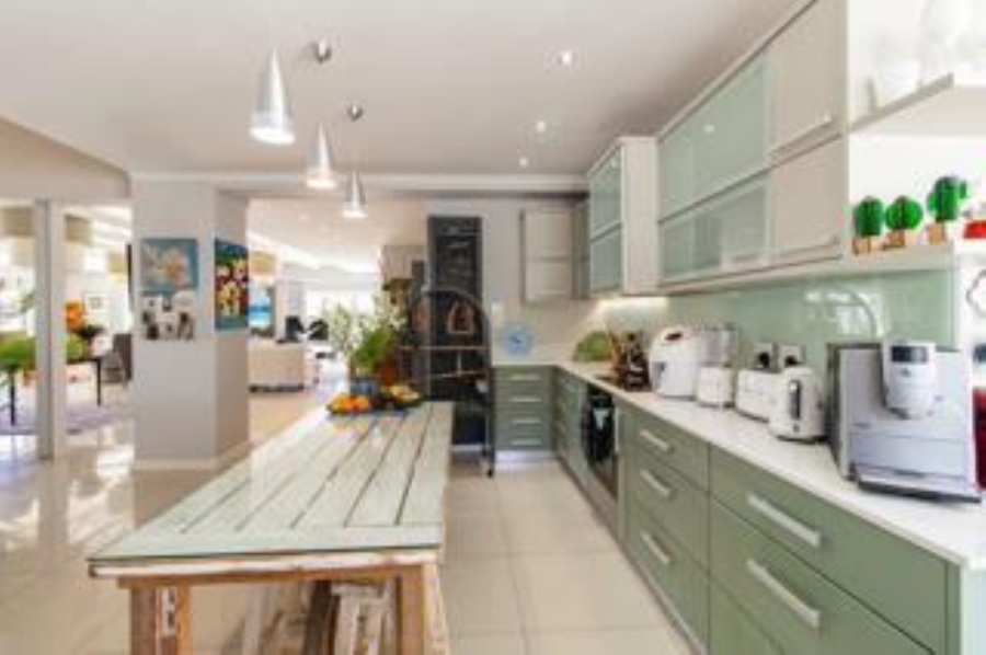 5 Bedroom Property for Sale in Van Riebeeckstrand Western Cape